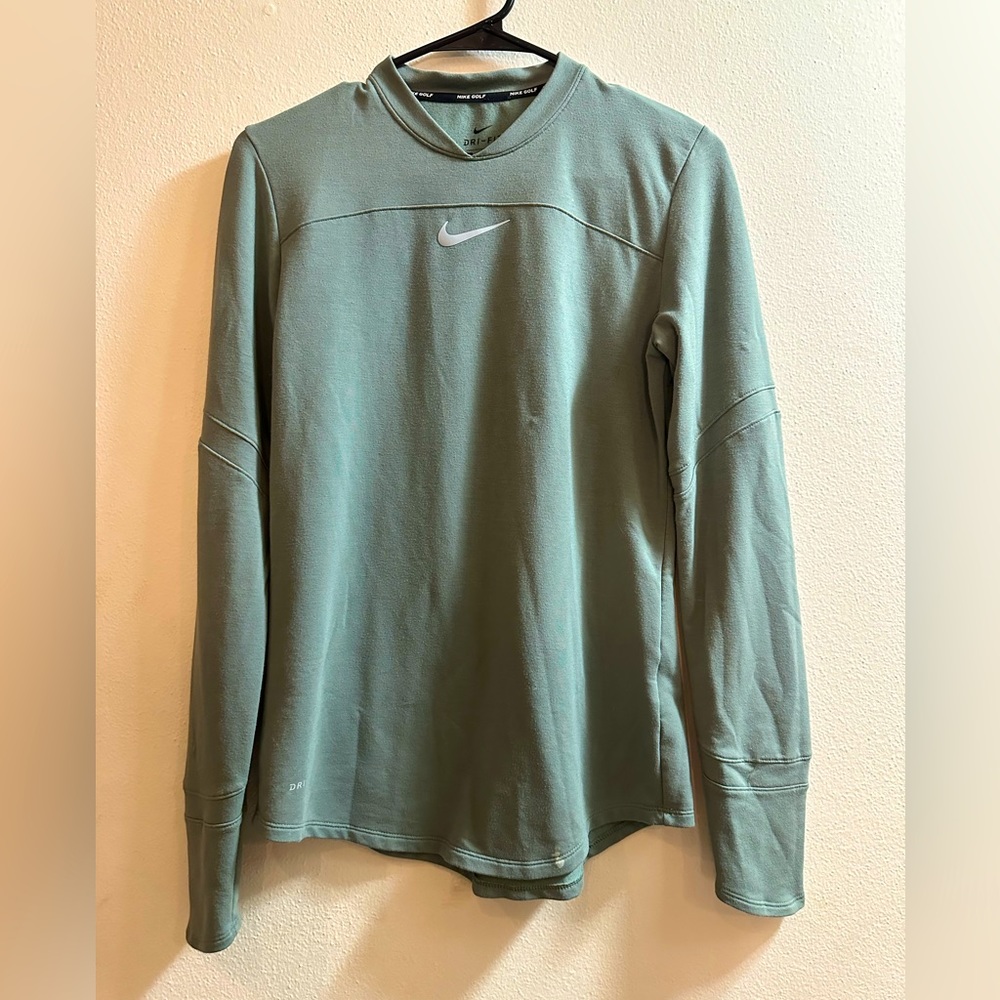 Women’s Nike Golf top